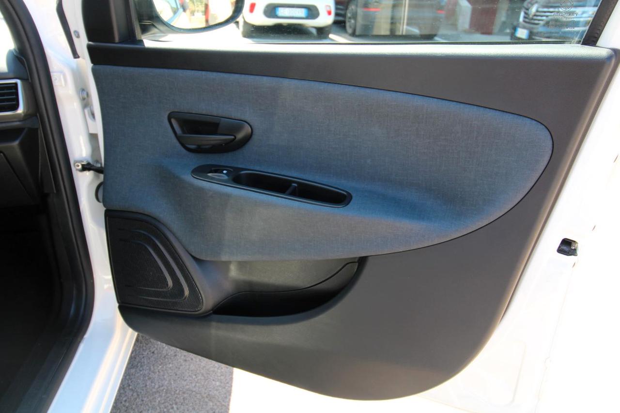 Lancia Ypsilon 1.0 FireFly 5 porte S&S Hybrid Alberta Ferretti