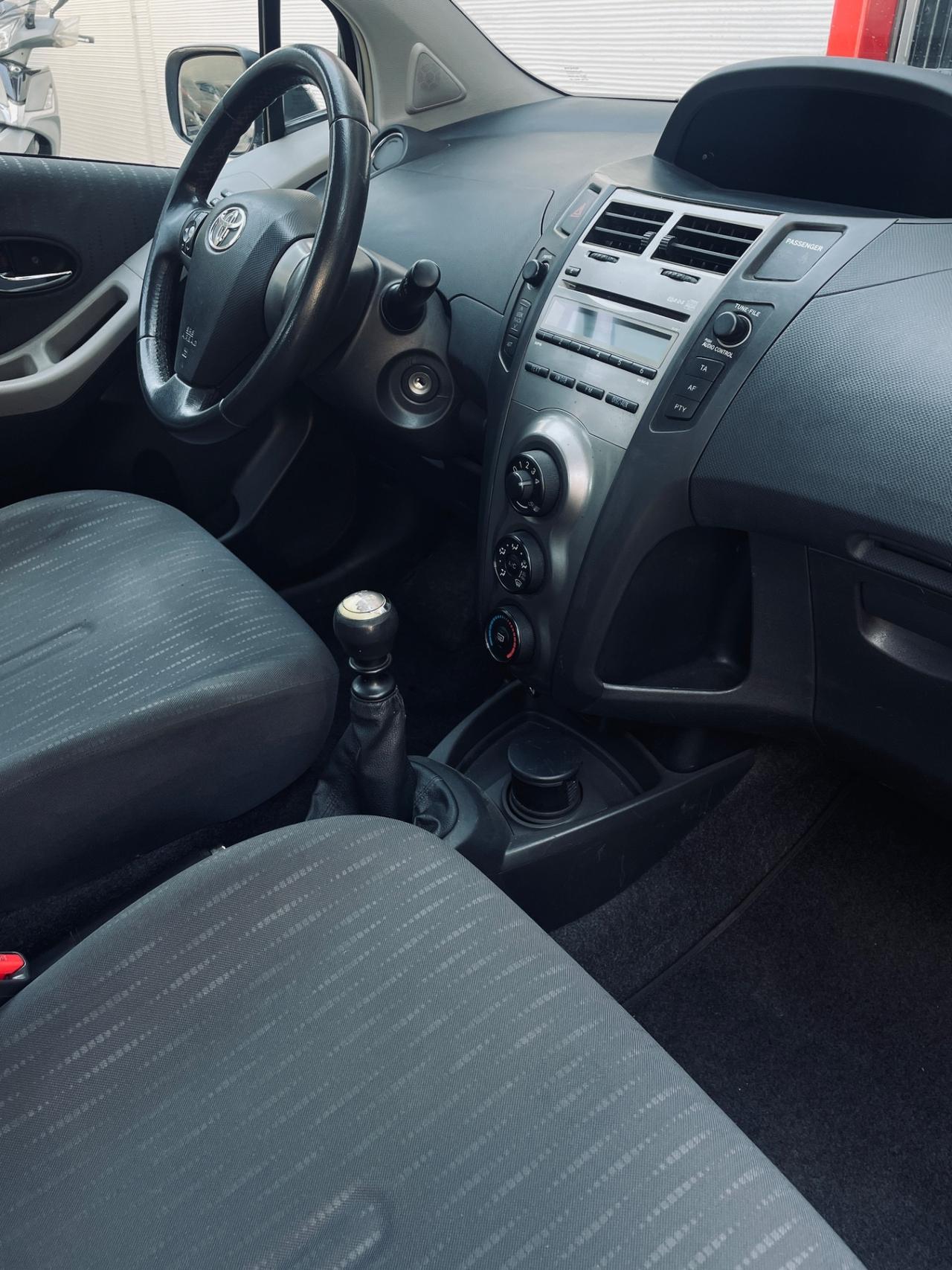 Toyota Yaris 1.3 5 porte