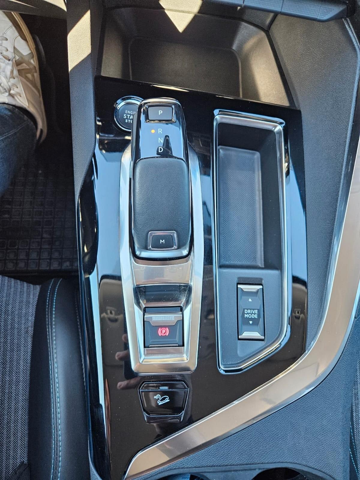 Peugeot 5008 Allure EAT6