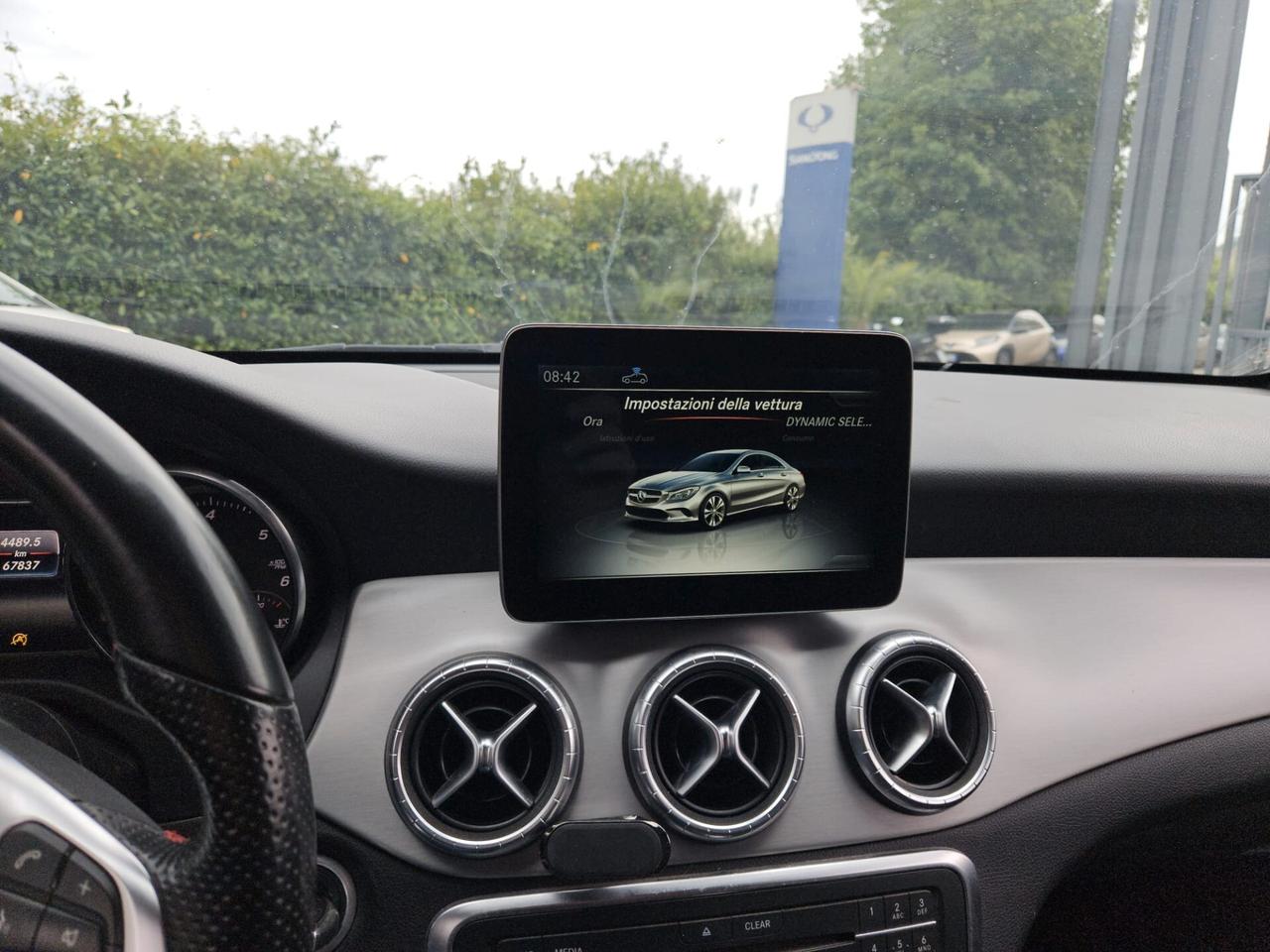 Mercedes-benz CLA 200 d Premium