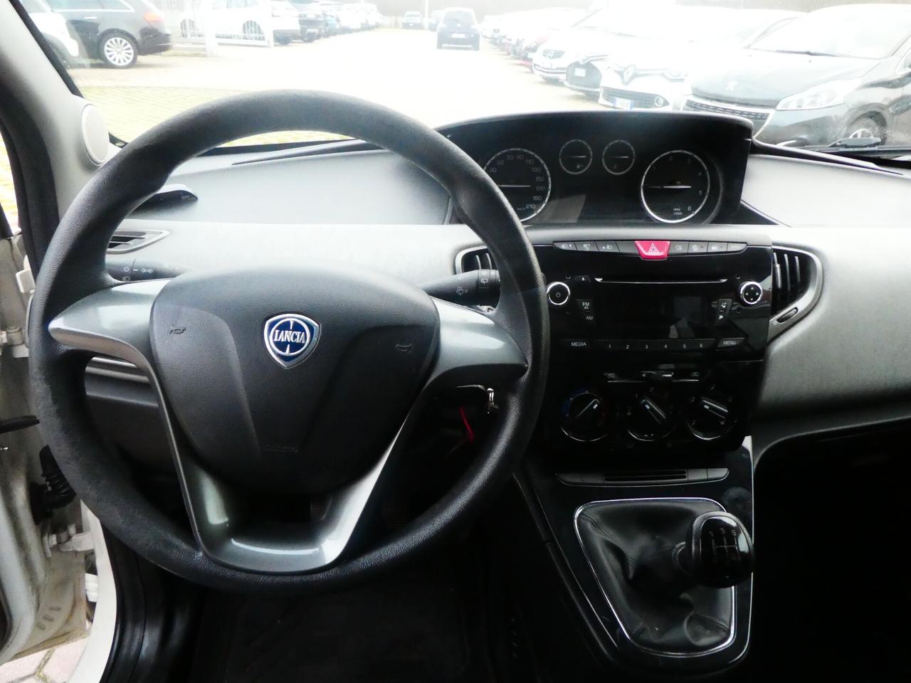 Lancia Ypsilon 1.3 MJT 16V 95 CV 5 porte OK NEOPATENTATI