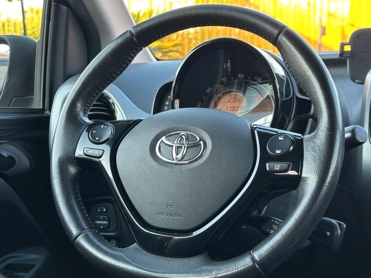 TOYOTA Aygo Connect 1.0 VVT-i 72 CV 5 porte x-fun