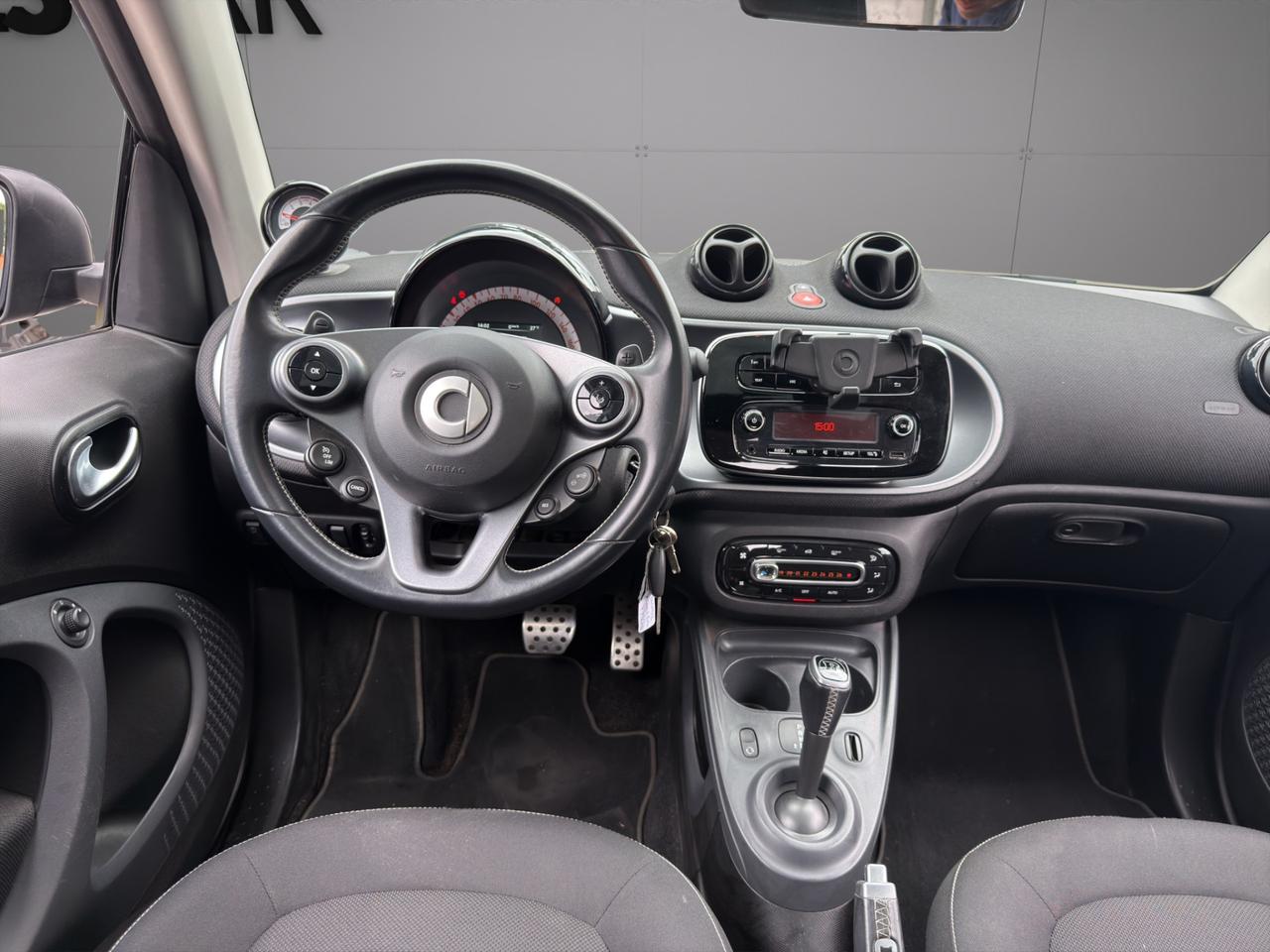 smart forTwo Allestimento BRABUS - Unipro - Promo Finanziamento - Tetto panoramico - LED