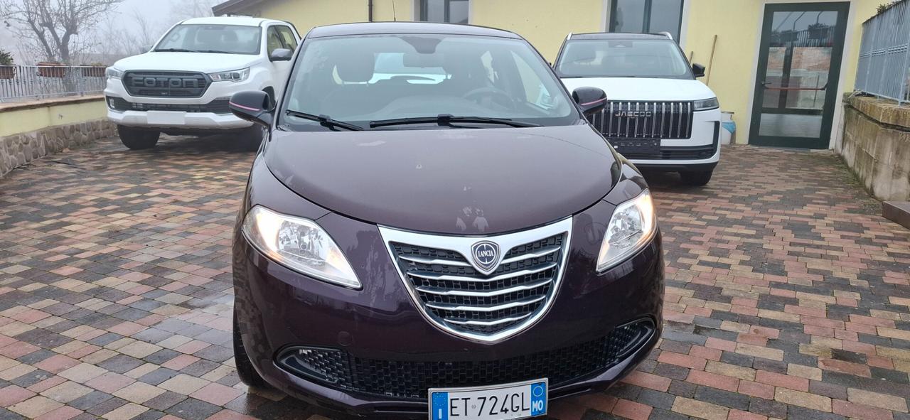 Lancia Ypsilon 1.2 69 CV 5 porte S&S Silver