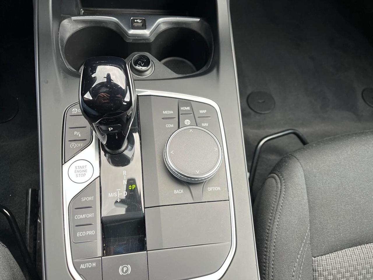 Bmw 116 116d 5p. Business Advantage