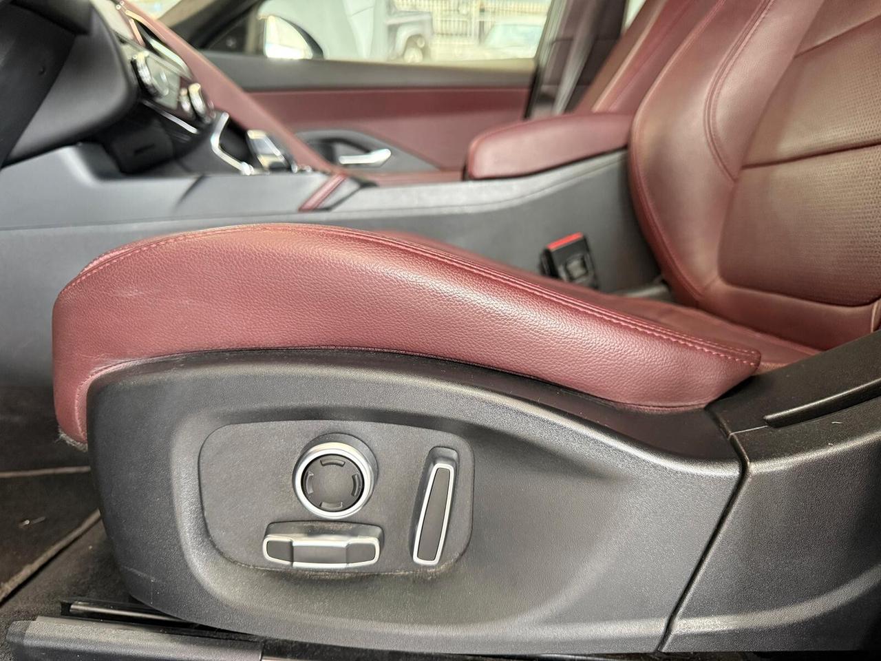 Jaguar E-Pace R-Dynamic Diesel Ibrida Automatica