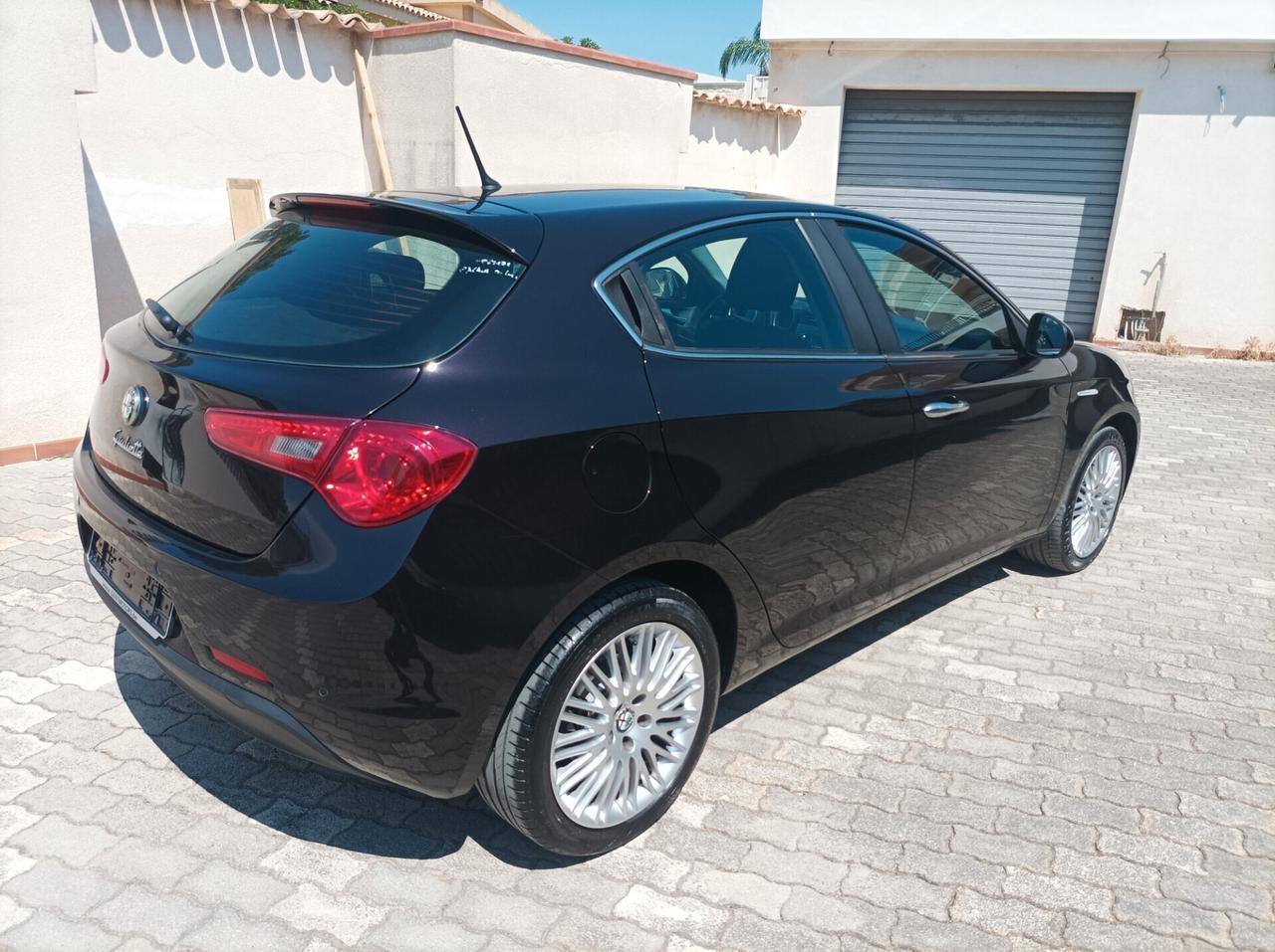 Alfa Romeo Giulietta 1.6 JTDm-2 105 CV Distinctive
