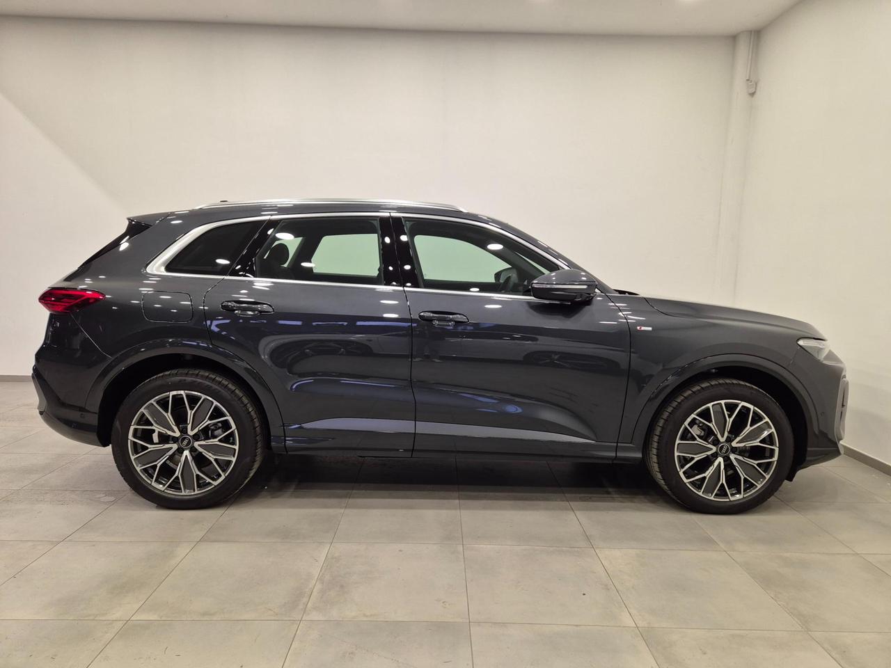 AUDI Q5 TDI 150 kW mHEV+ S tronic quattro S line N1