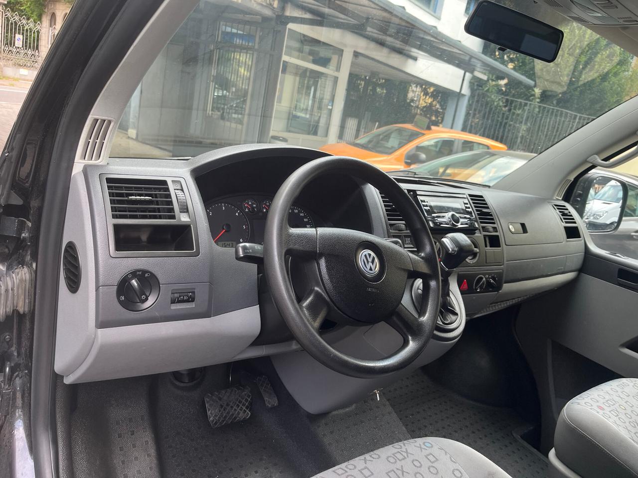 VOLKSWAGEN TRANSPORTER/CARAVELLE 2.5 TDI CAMBIO AUTOMATICO - 9 POSTI - PREZZO SPECIALE PER COMMERCIANTI