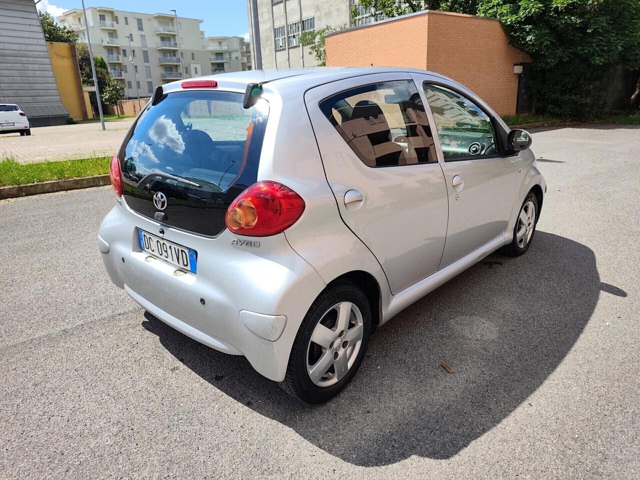 Toyota Aygo 1.0 Benz 5 porte automatica