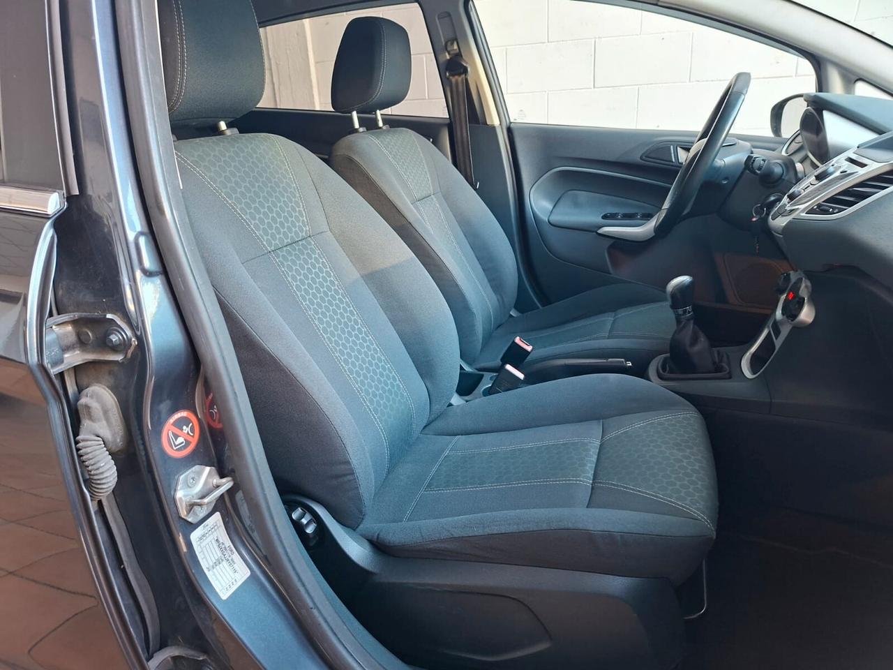 Ford Fiesta 5p 1.4 tdci Titanium, adatta a neop.