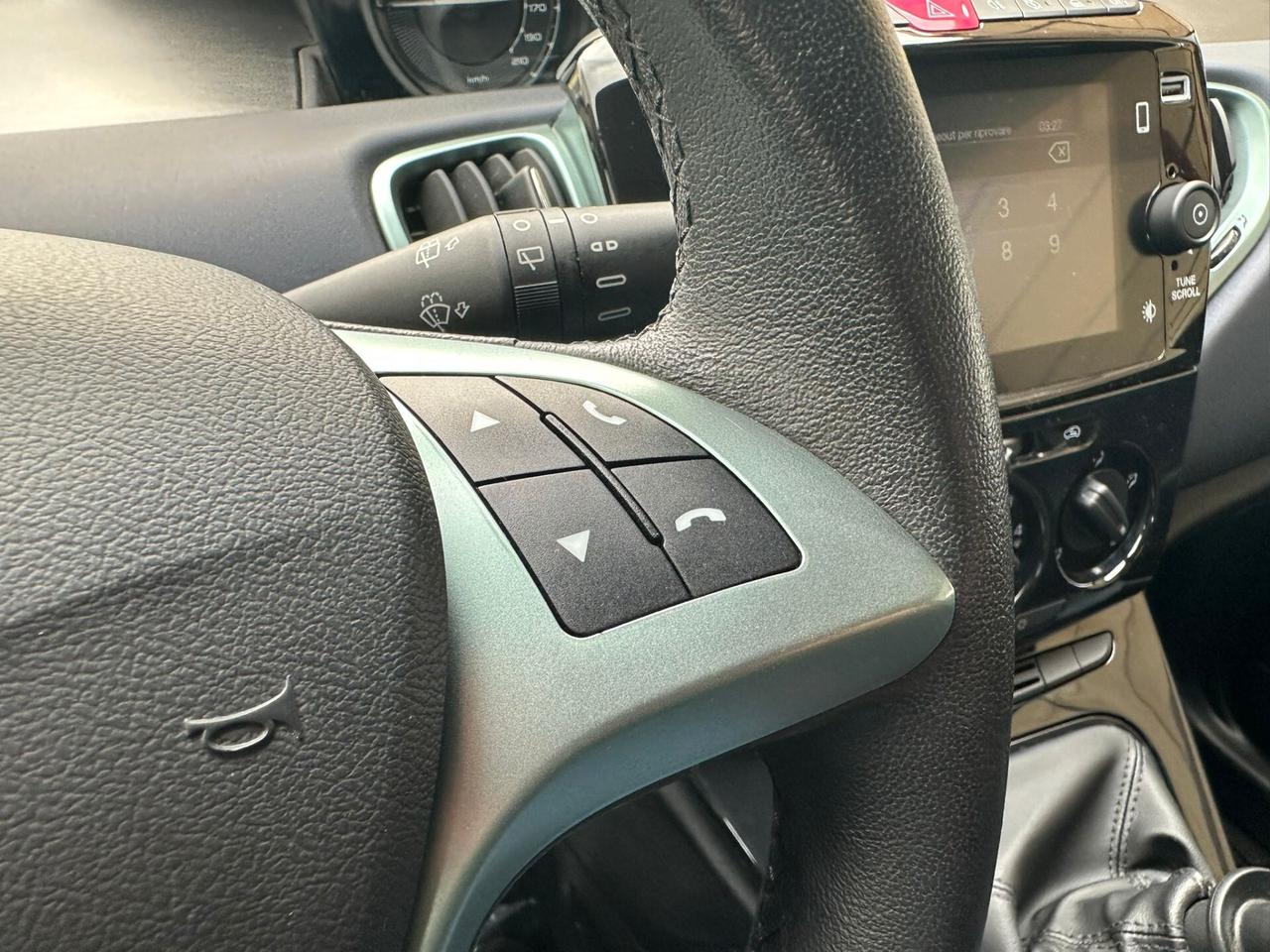 Lancia Ypsilon 1.0 FireFly 5 porte S&S Hybrid Gold