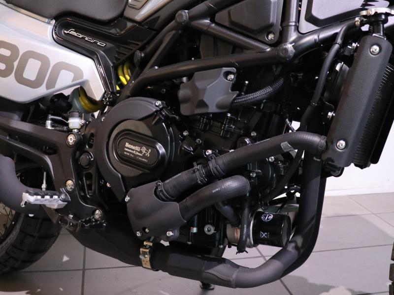 Benelli Leoncino Trail 800