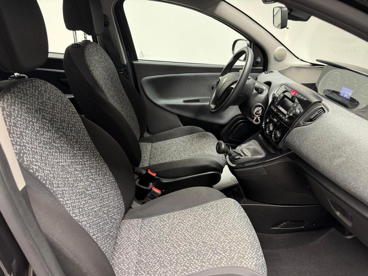 LANCIA Ypsilon III 2021 - Ypsilon 1.0 firefly hybrid Silver s&s 70c