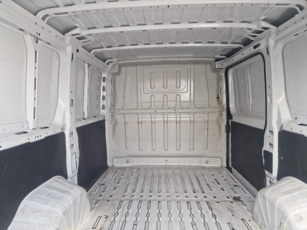 Peugeot BOXER 2.2 L1 H1 3posti 2022