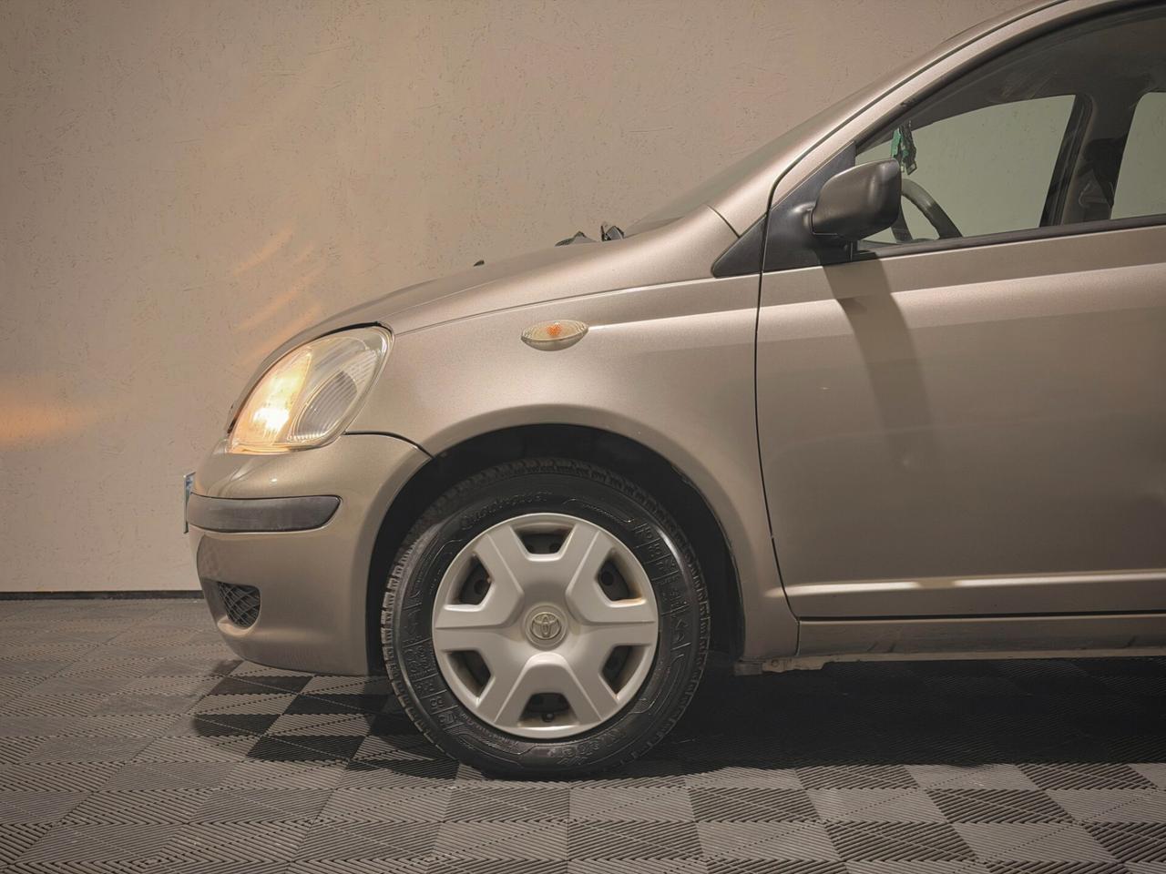 Toyota Yaris 1.0i 5 PORTE - UNICOPROPRIETARIO