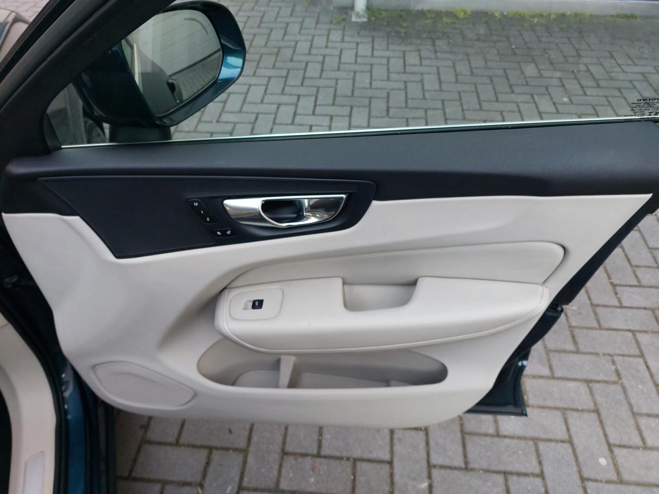 Volvo XC 60 XC60 2.0 b4 Plus Bright awd auto