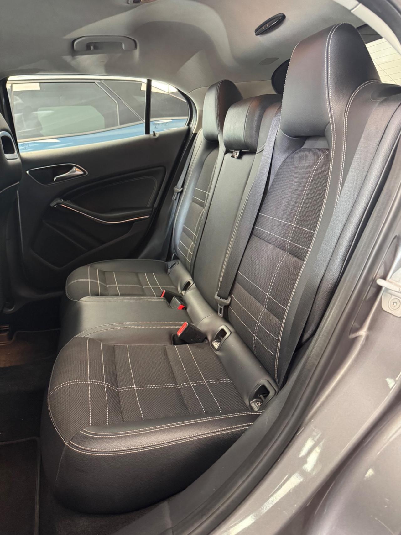Mercedes-benz GLA 200 d 2.0 136 Cv Sport