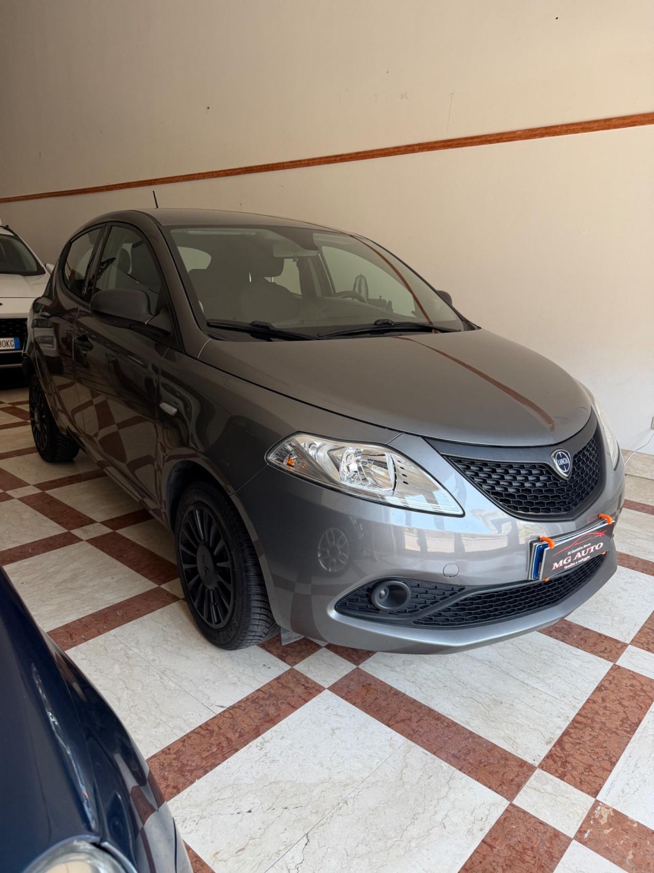 Lancia Ypsilon 1.0 FireFly 5 porte S&S Hybrid Ecochic Gold