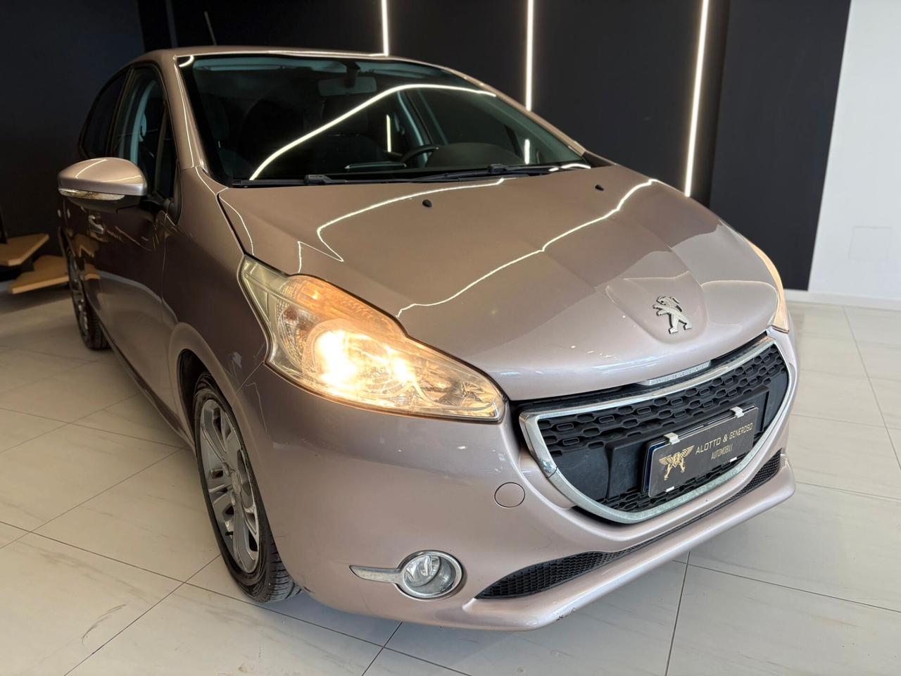 Peugeot 208 1.4 HDi 68 CV 5 porte Allure