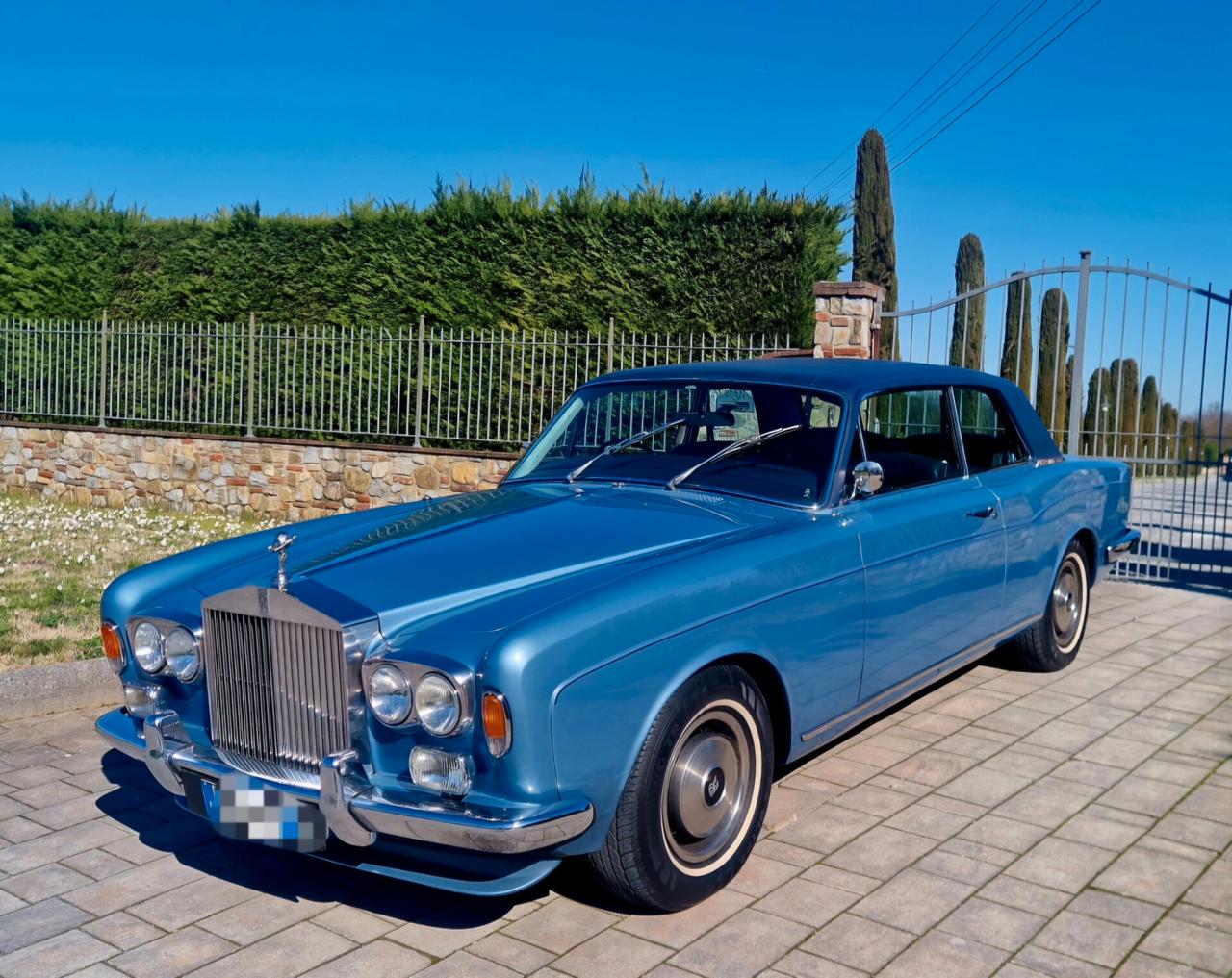 Rolls Royce Corniche Coupe book service