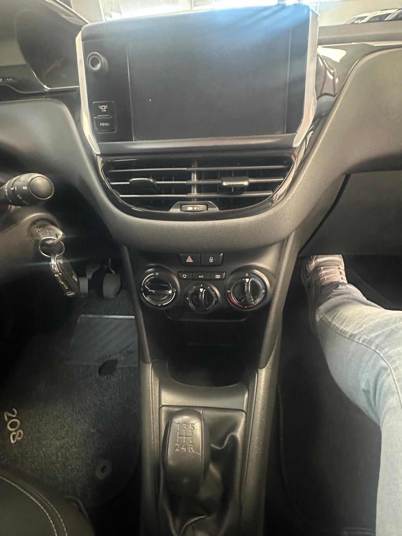 Peugeot 208 1.4 HDi 68 CV 5 porte Allure