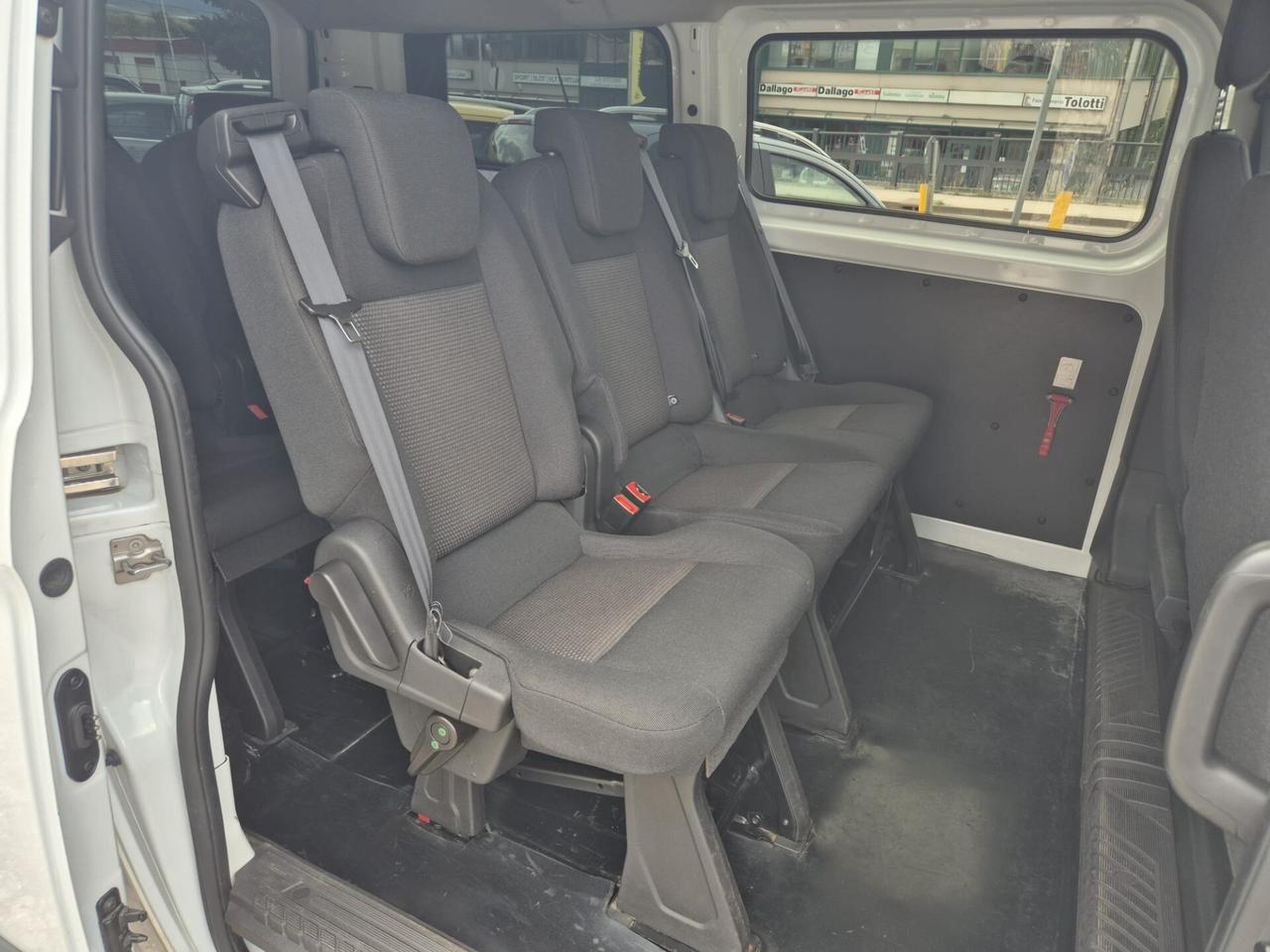 FORD TRANSIT 9 POSTI ''GANCIO TRAINO''
