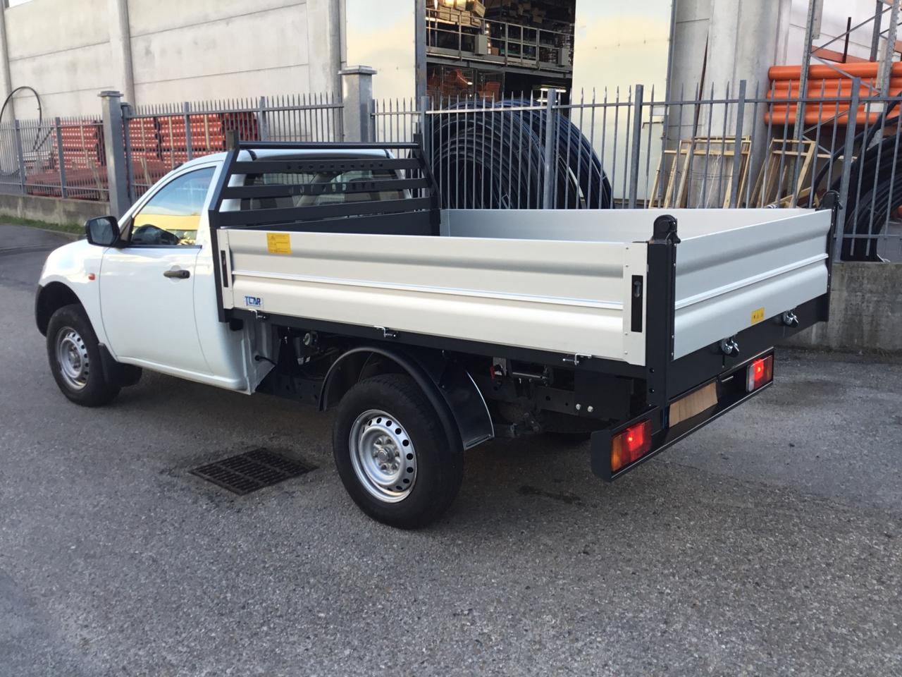 Mitsubishi L200 2.5 DI-D/136CV Single Cab cassone ribaltabile