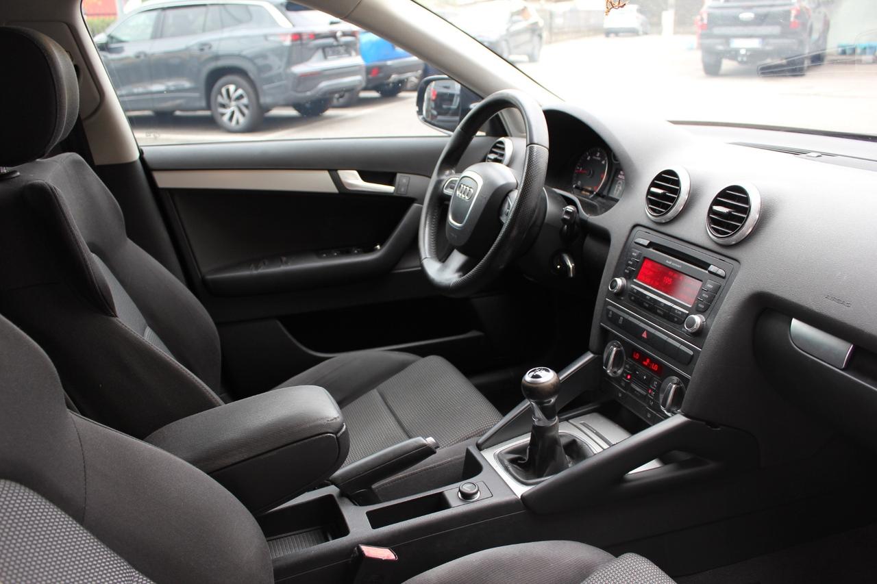 Audi A3 SPB 1.6 TDI 105 CV S-LINE