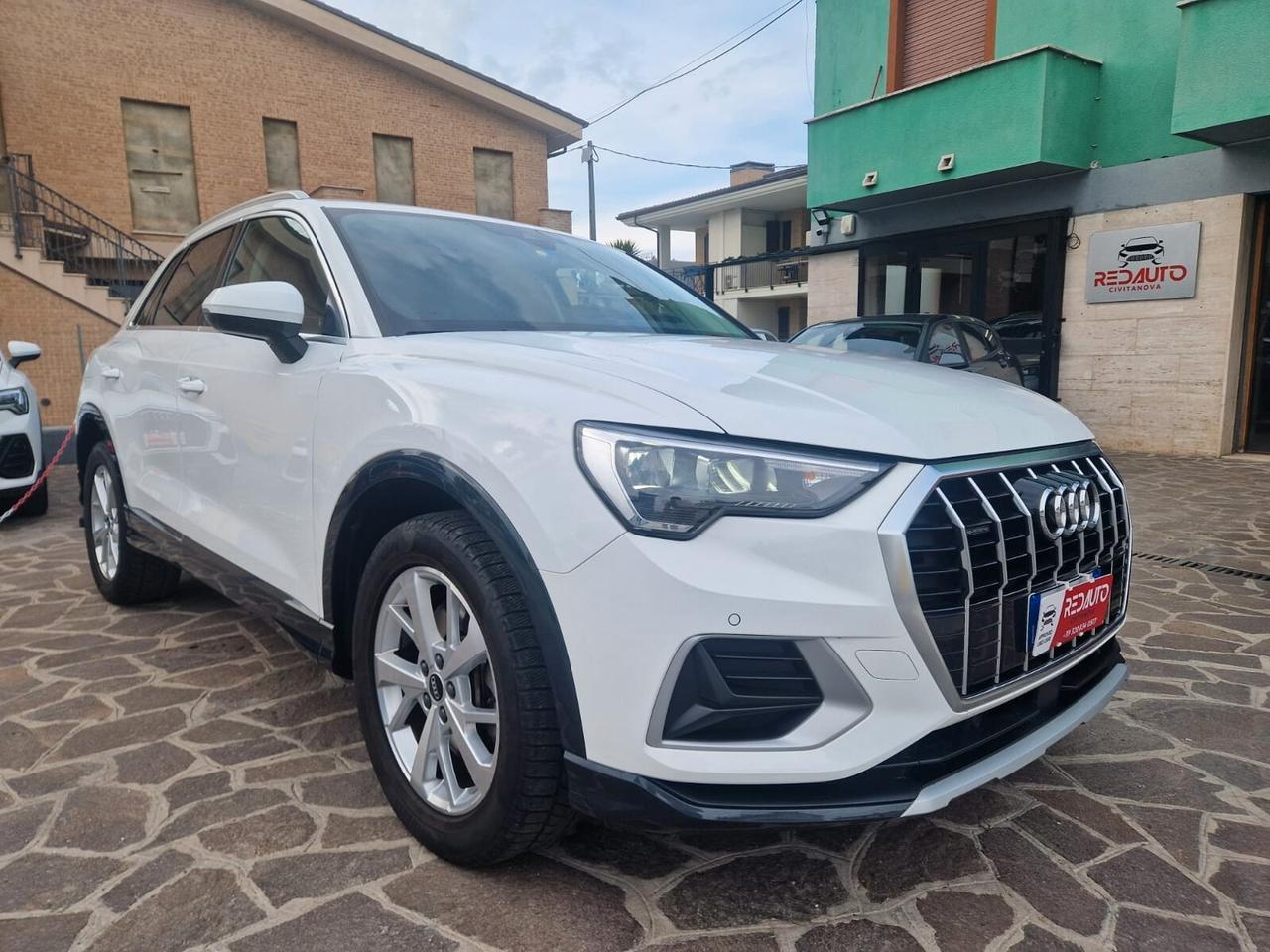 Audi Q3 40 TDI quattro S tronic Business Advanced