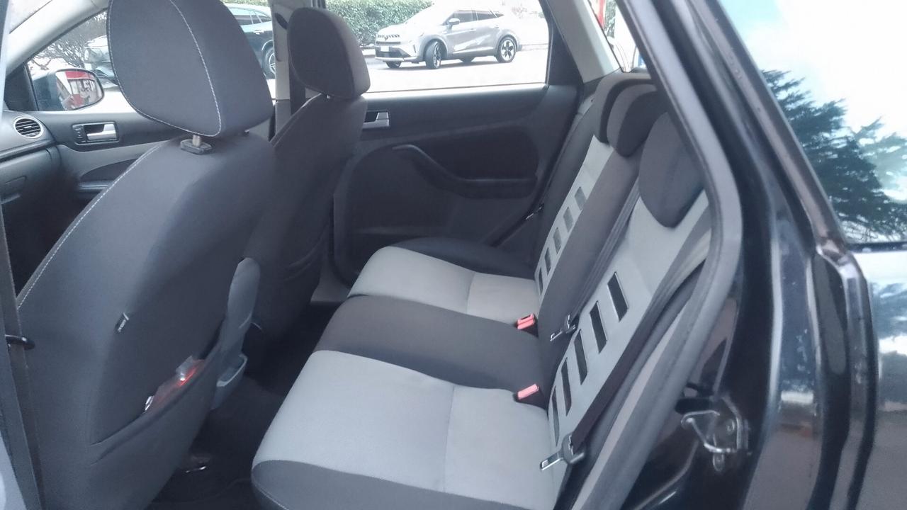 Ford Focus 1.6 TDCi (110CV) SW Tit. DPF neop 13