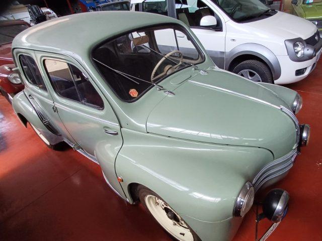 RENAULT R 4 4 CV