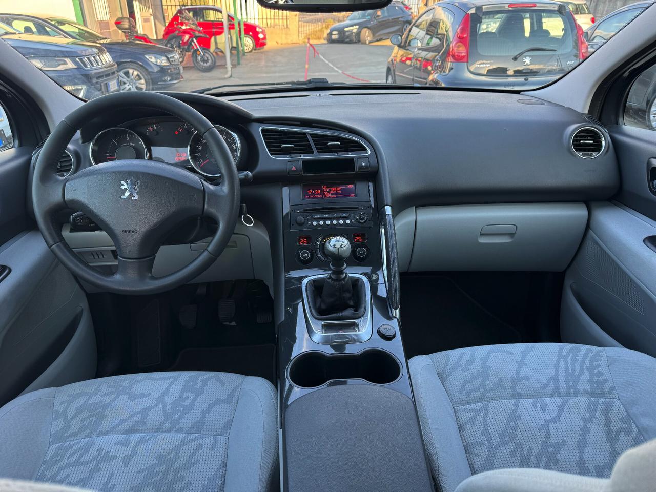 Peugeot 3008 1.6 HDi 115CV Business