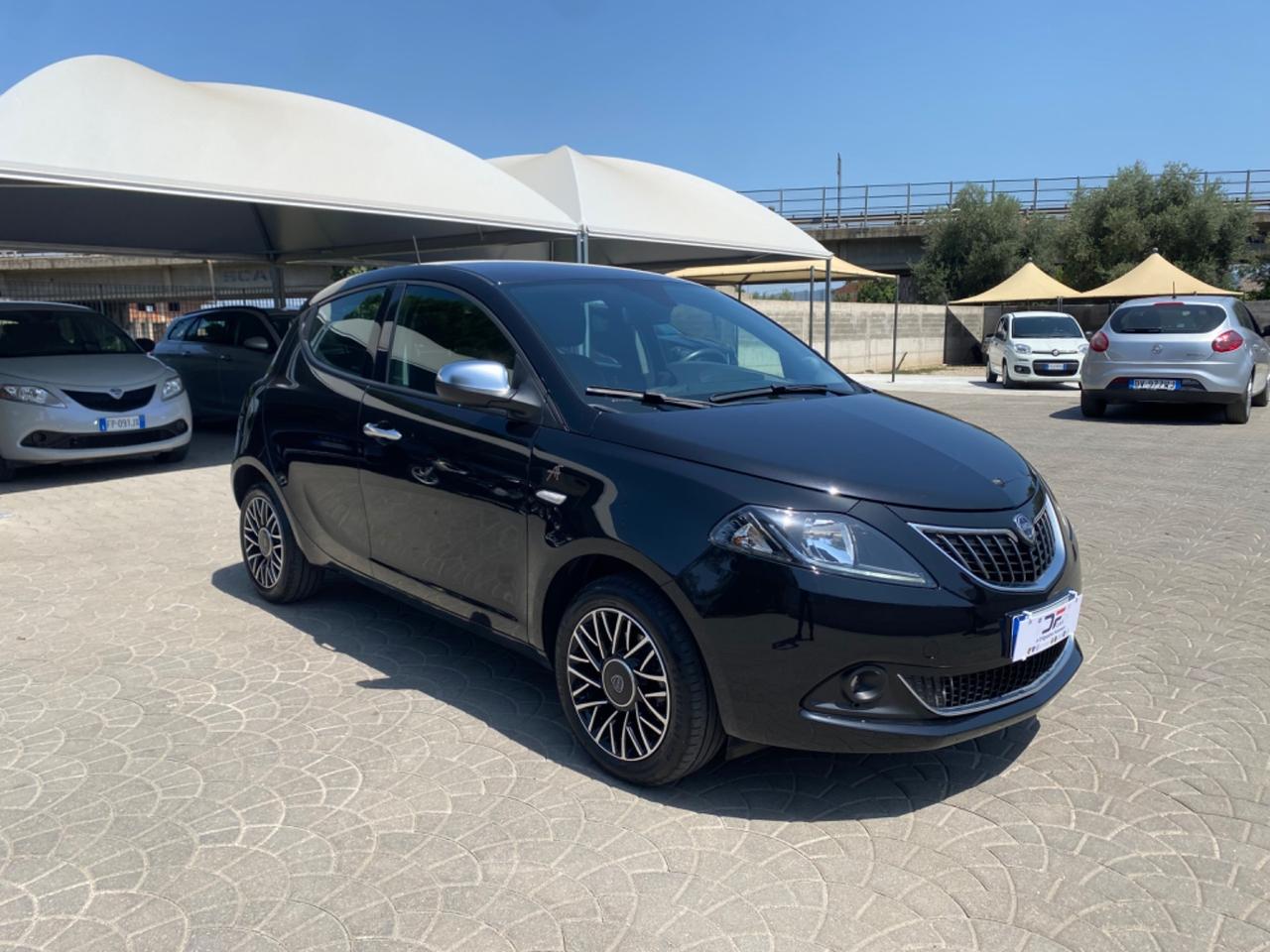 Lancia Ypsilon 1.0 FireFly 5 porte S&S Hybrid Alberta Ferretti