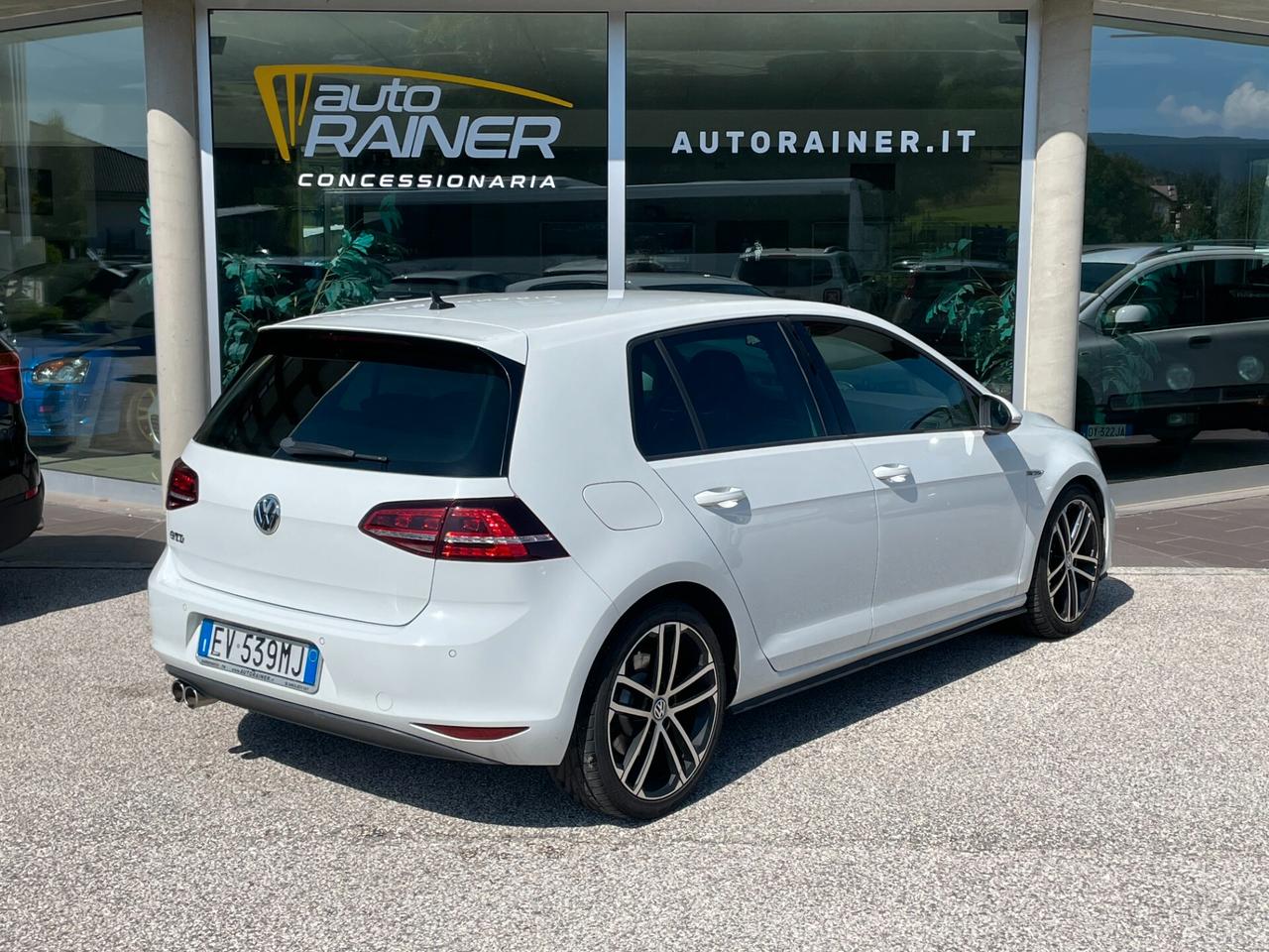 Volkswagen Golf 7 GTD 2.0 TDI 184cv DSG 5p.