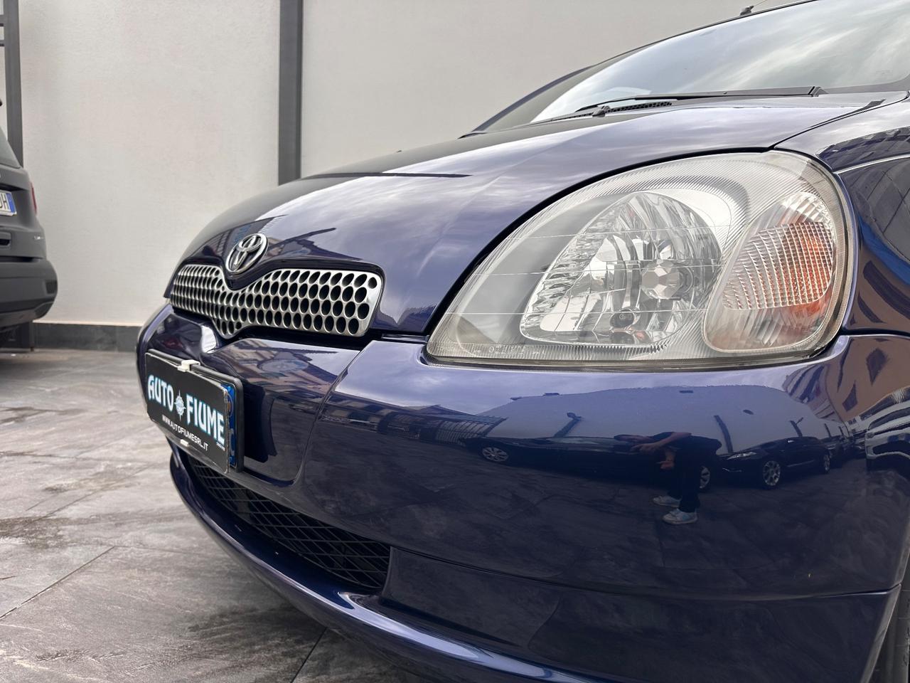 Toyota Yaris 1.0i 16V cat 5 porte Sol