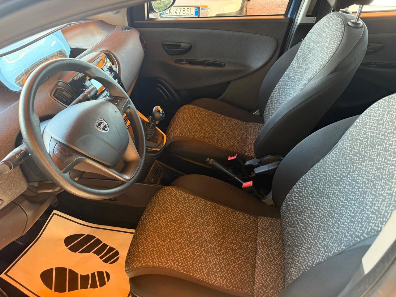 Lancia Ypsilon 1.0 FireFly 5 porte S&S Hybrid Silver Plus