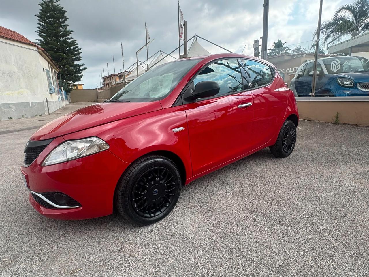 Lancia Ypsilon 1.2 69 CV 5 porte GPL Ecochic Gold