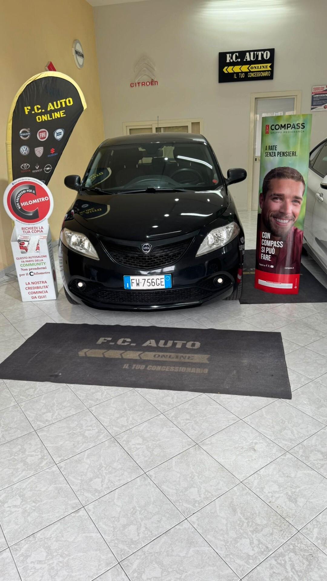 Lancia Ypsilon 1.2 69 CV 5 porte GPL Ecochic Elefantino Blu