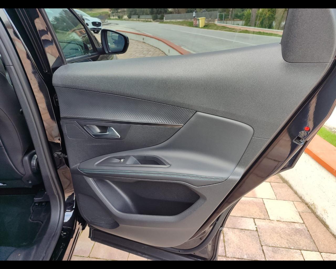 PEUGEOT 3008 2ª serie - 3008 BlueHDi 130 S&S EAT8 Allure Pack