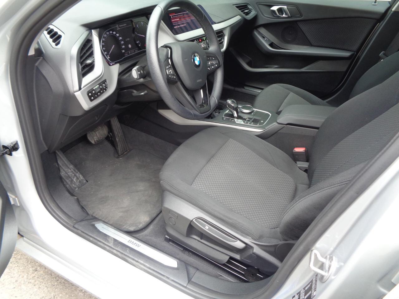 Bmw 116 116d 5p. Business Advantage