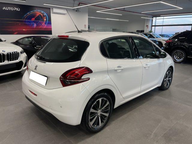 PEUGEOT 208 1.2 82 CV Allure