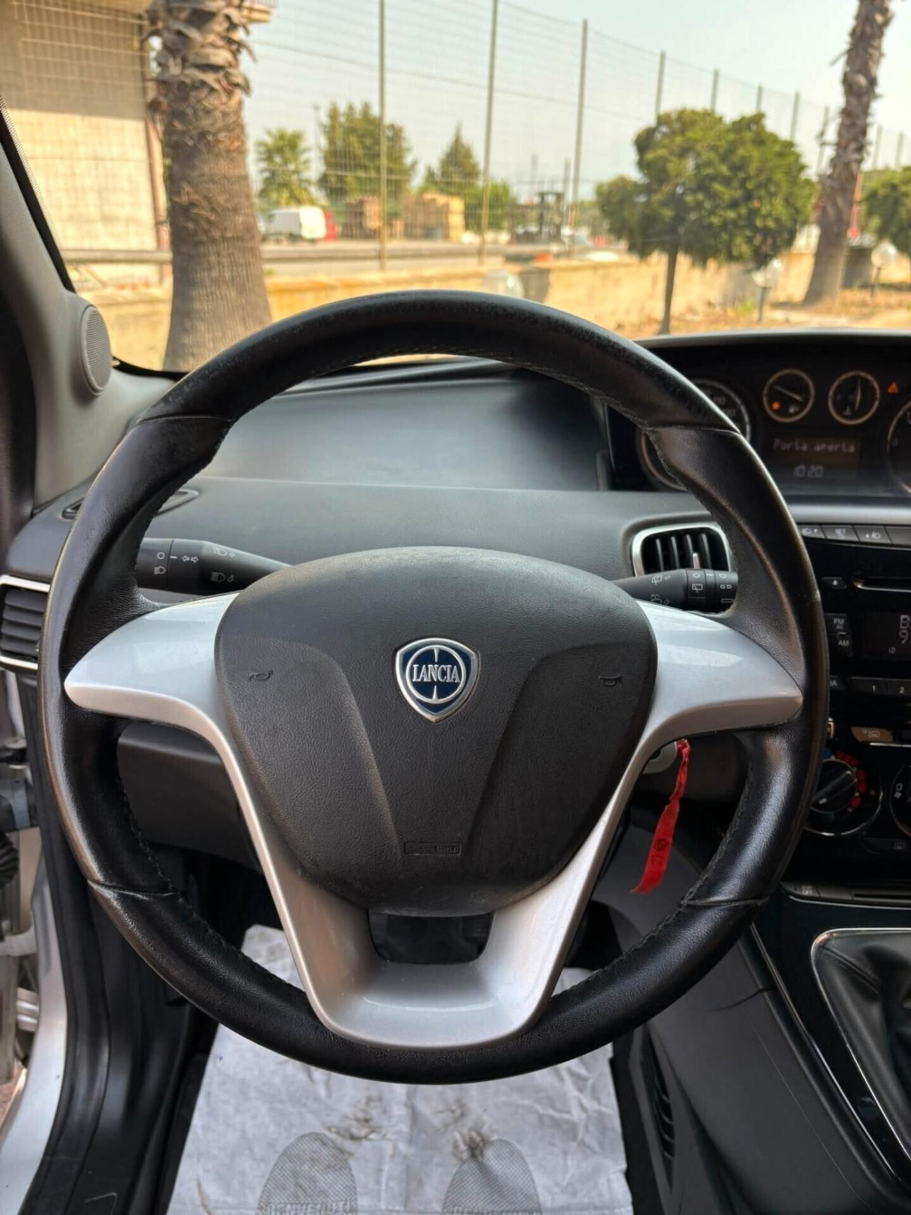 Lancia Ypsilon 1.3 MJT 16V 95 CV 5 porte S&S Platinum/*