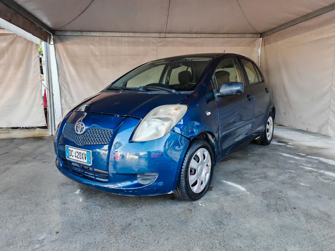 Toyota Yaris 1.0 5 porte Sol