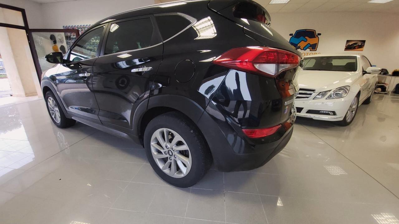 HYUNDAI TUCSON 1.7 CRDi XPossible 2W , (115CV)-OTTIME CONDIZIONI-ADATTA ANCHE A NEO PATENTATI