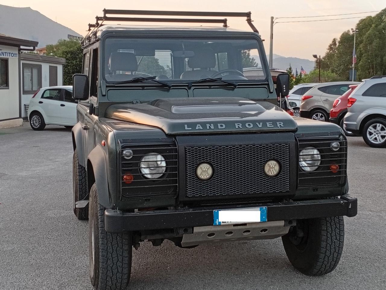 Land Rover Defender 90 2.4 TD4 S W SE
