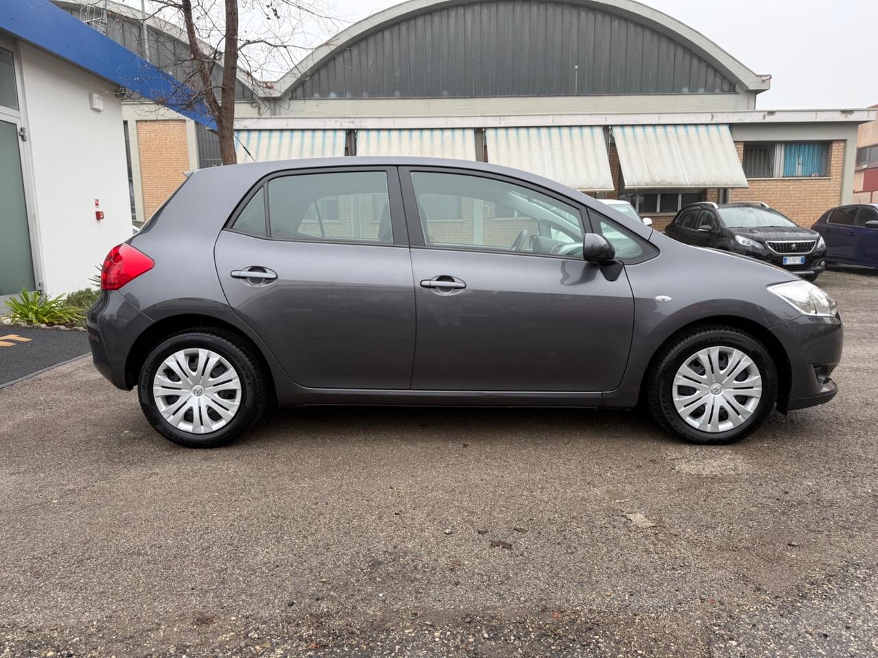 Toyota Auris 1.4 solo 85000 km