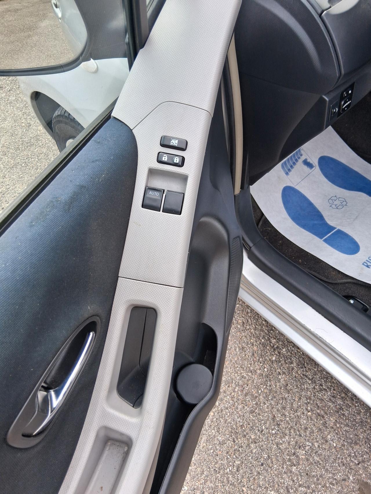 Toyota Yaris 1.0 5 porte Sol