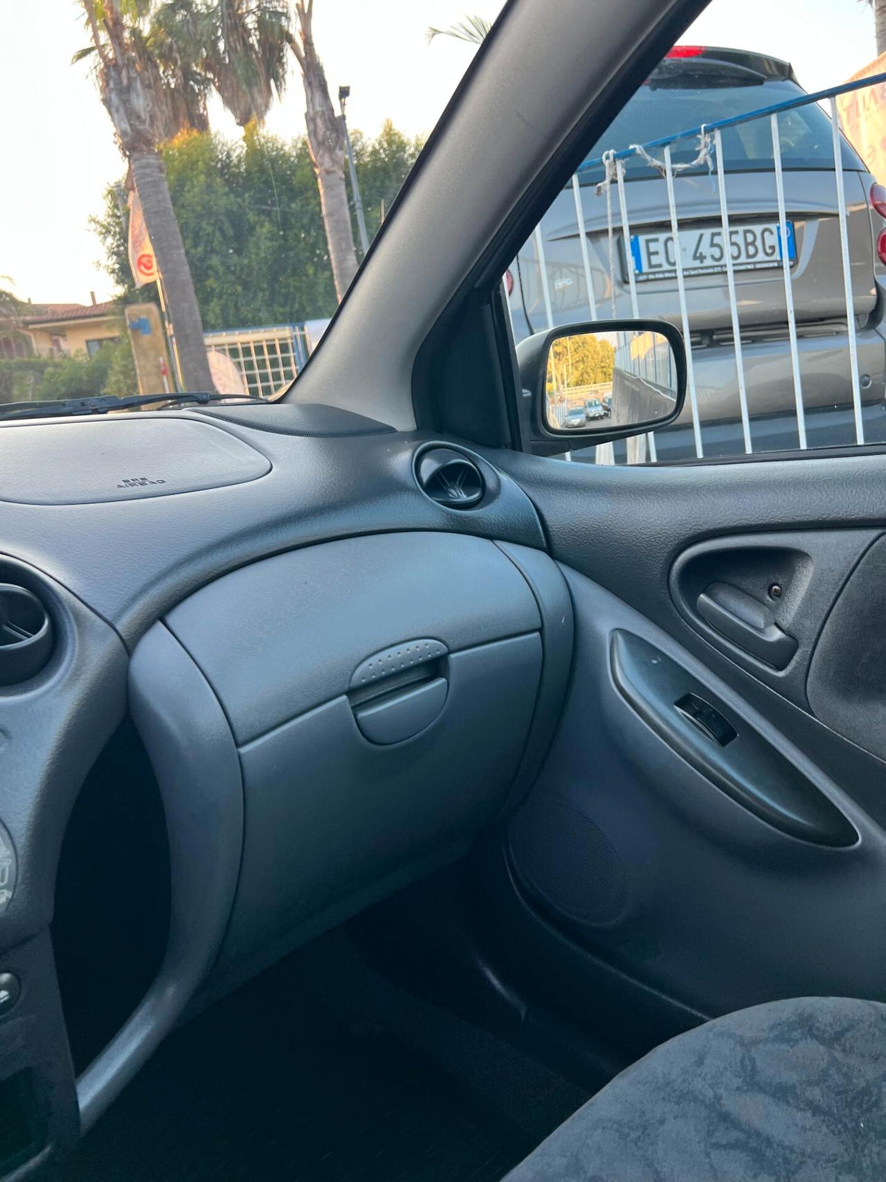 Toyota Yaris Verso 1.3i 16V cat Sol