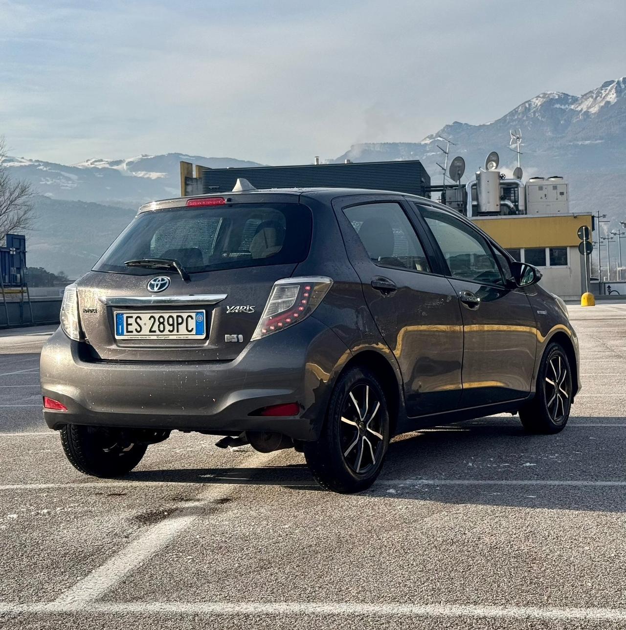 Toyota Yaris 1.5 Hybrid 5p Lounge Neopatentati